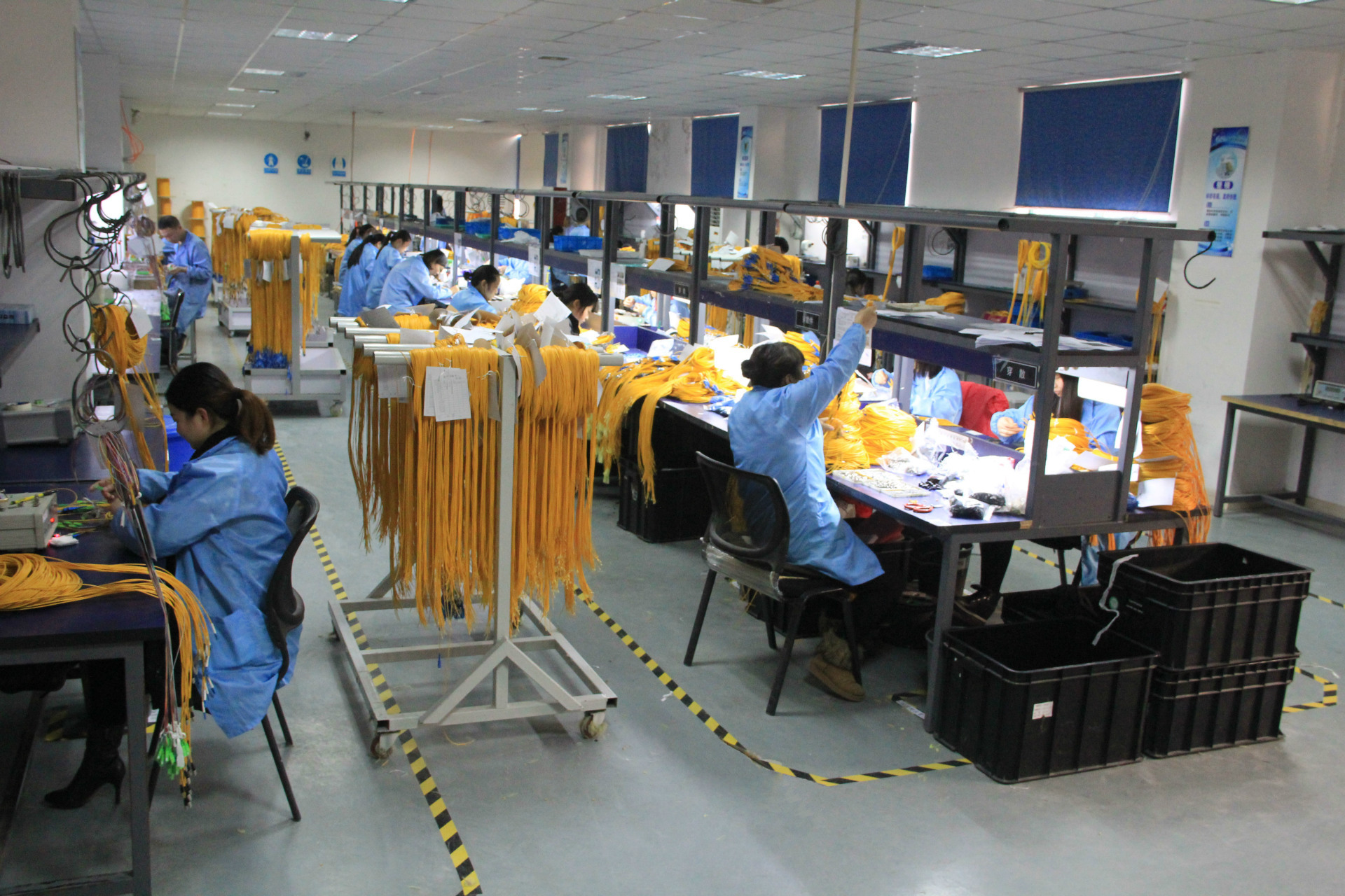 厂家直销mpo-mpo 多模万兆om3 40g集束光纤支持定制 lszh