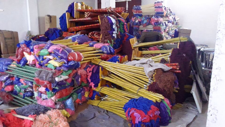 厂家批发纤维吸水拖把原料毛巾条珊瑚绒墩布来样加工制作