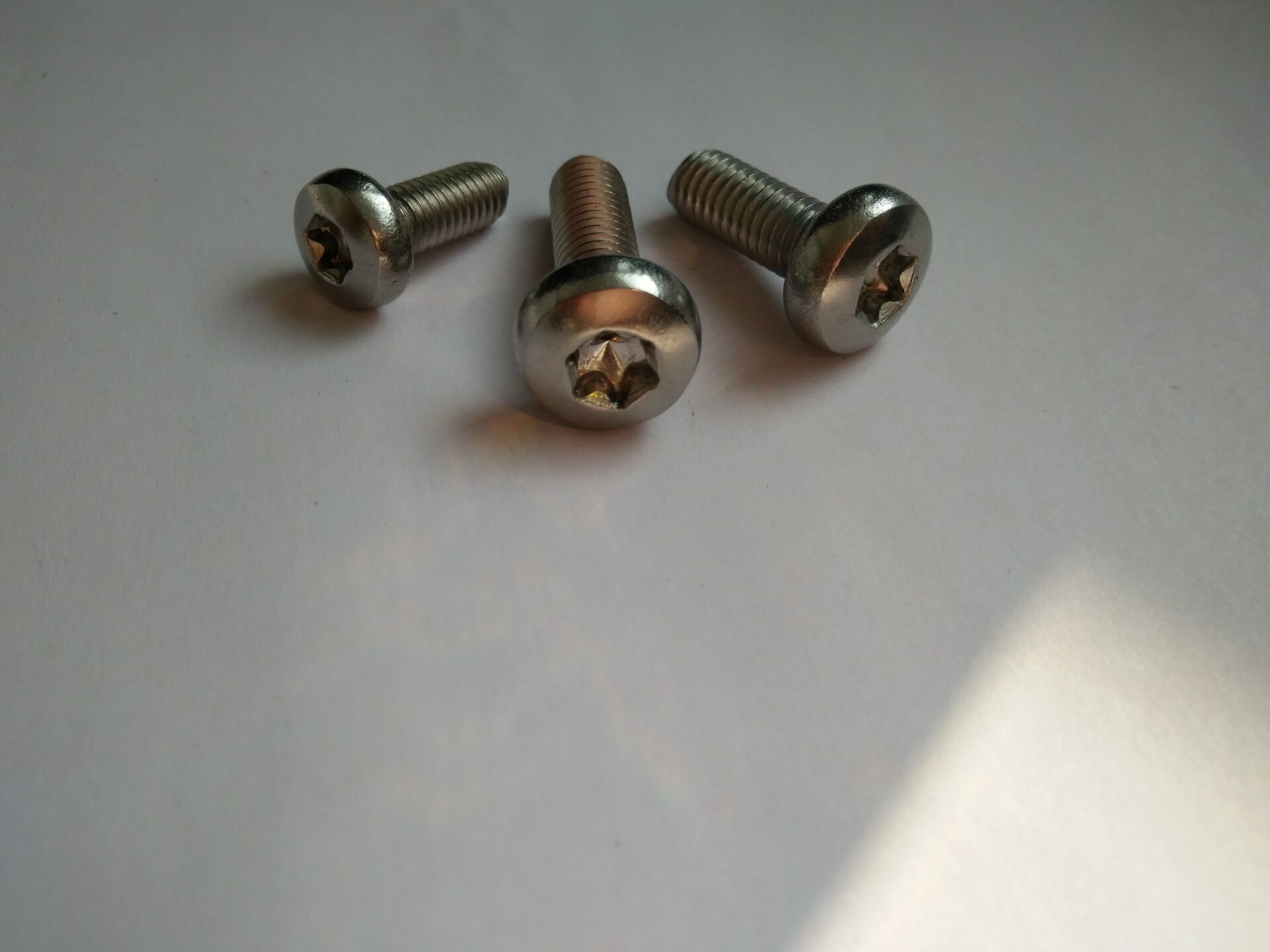 不锈钢内六角梅花螺丝 盘头内六角梅花槽螺钉 内六角螺丝钉