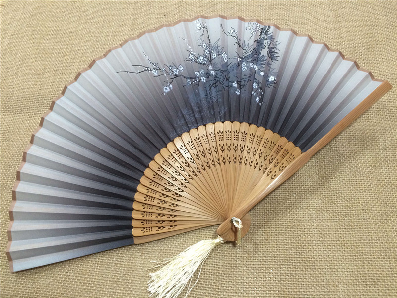 厂家直销真丝扇女扇龙骨扇弯扇刀扇女式折扇绸缎扇工艺扇高档礼品