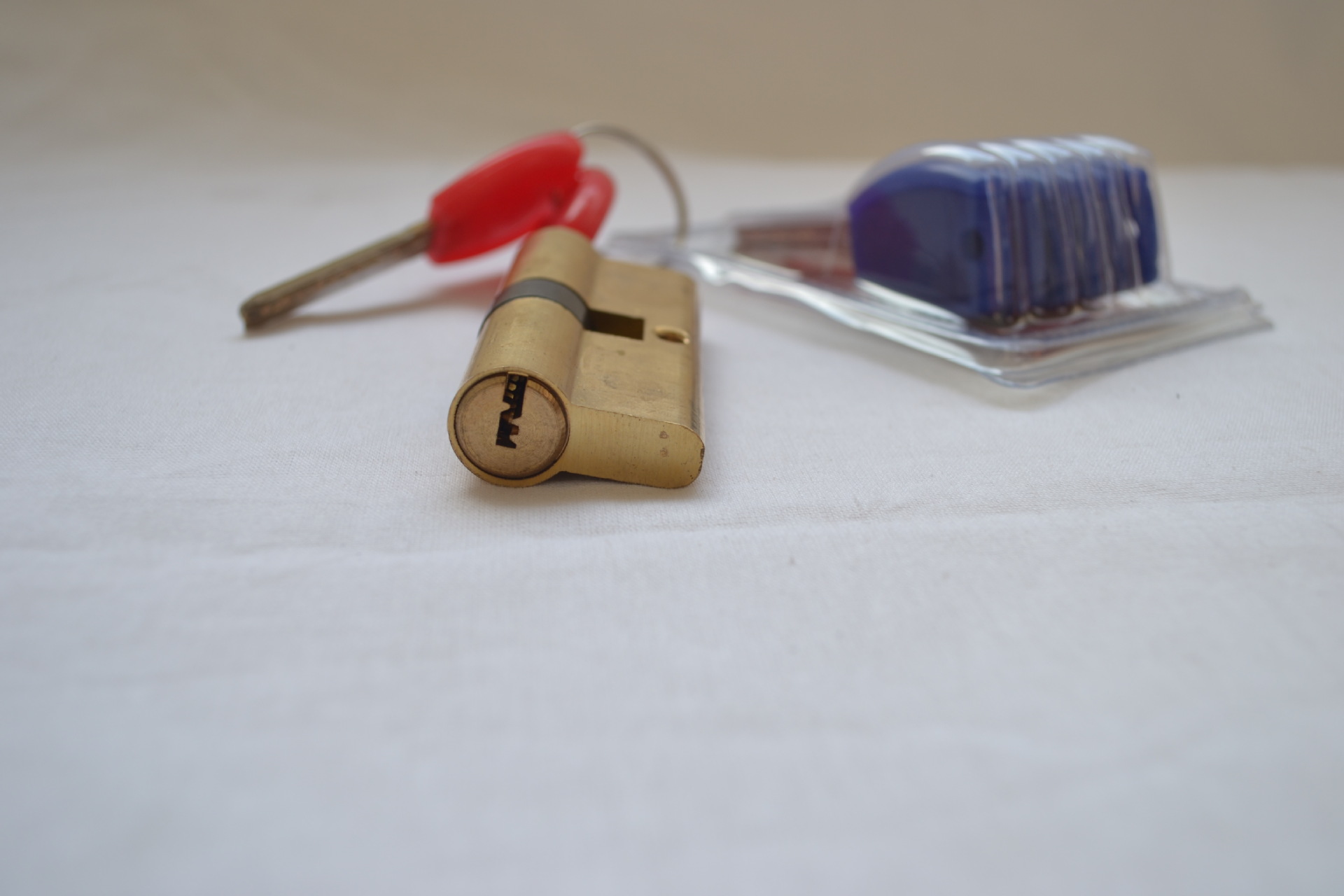 厂家专业生产 欧标 精密弹子纯铜单开锁芯 锁头 锁具配件