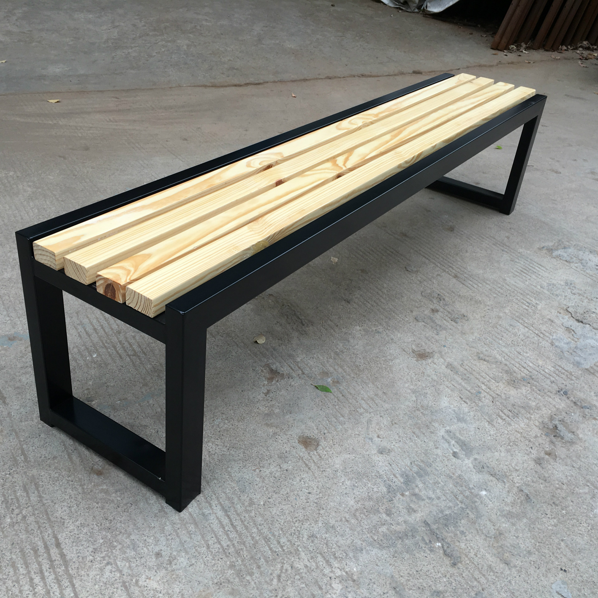 板凳长板凳宽图片