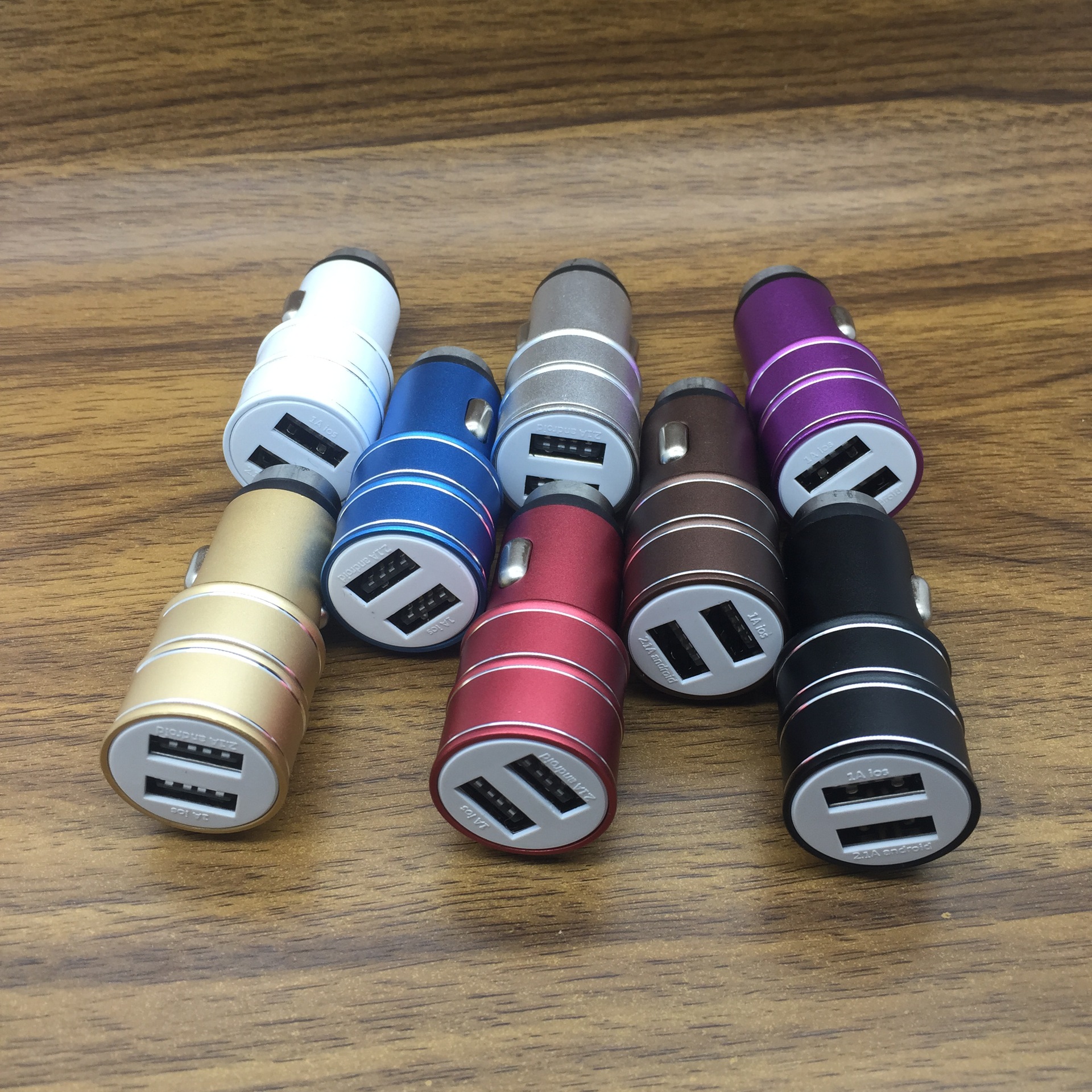 1a安全锤车充充电器 多功能车充全金属充头 双usb铝合金车载