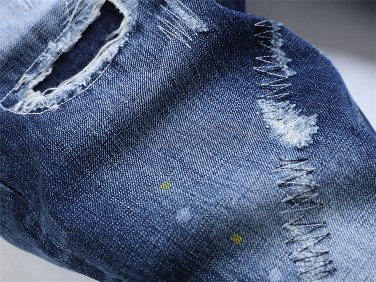 d2新款牛仔裤时尚浅蓝破烂破洞男士修身直筒微弹牛仔裤