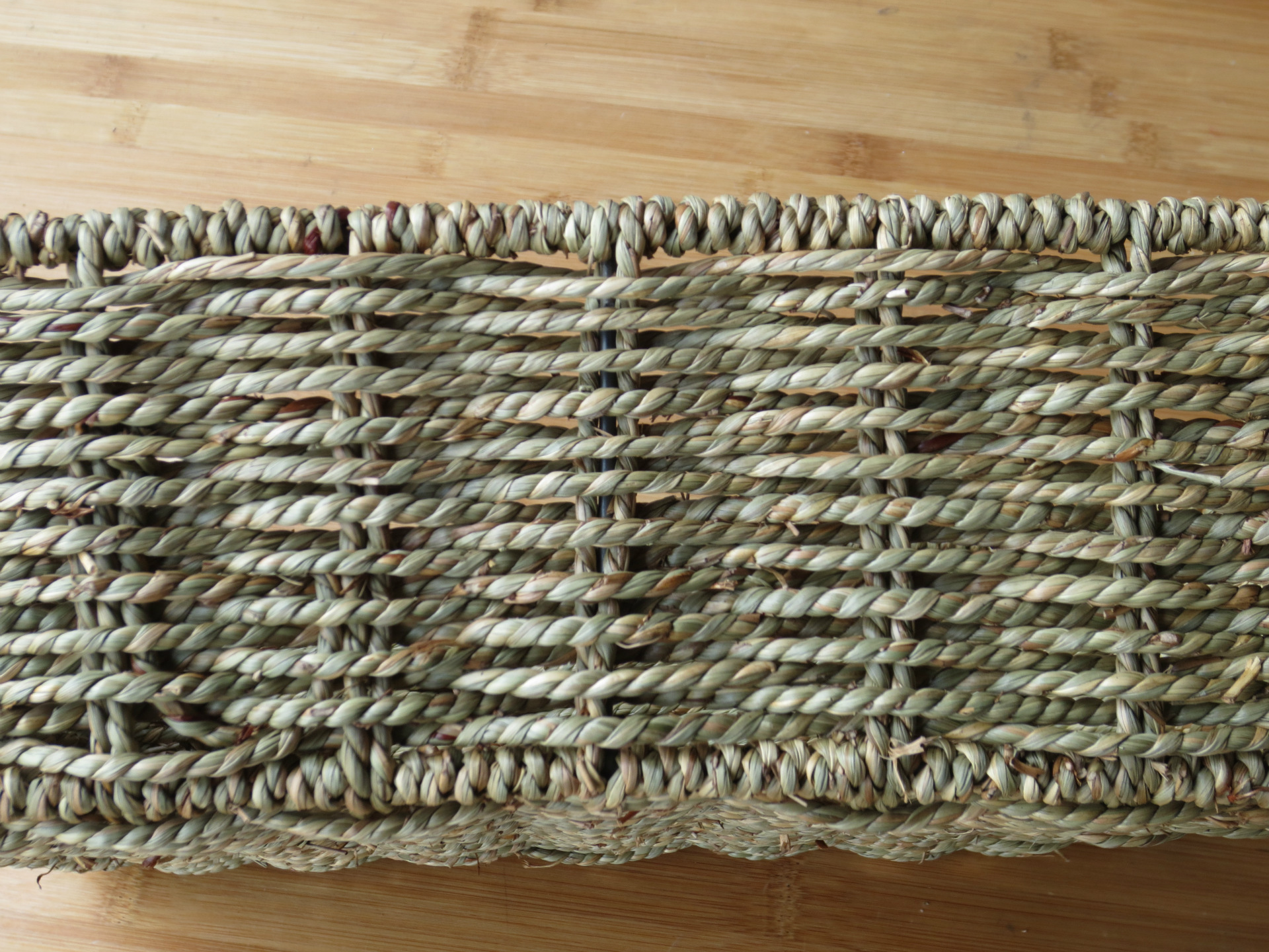 厂家供应优质油草绳编织篮子铁架花盆桌面收纳筐植物手工艺品