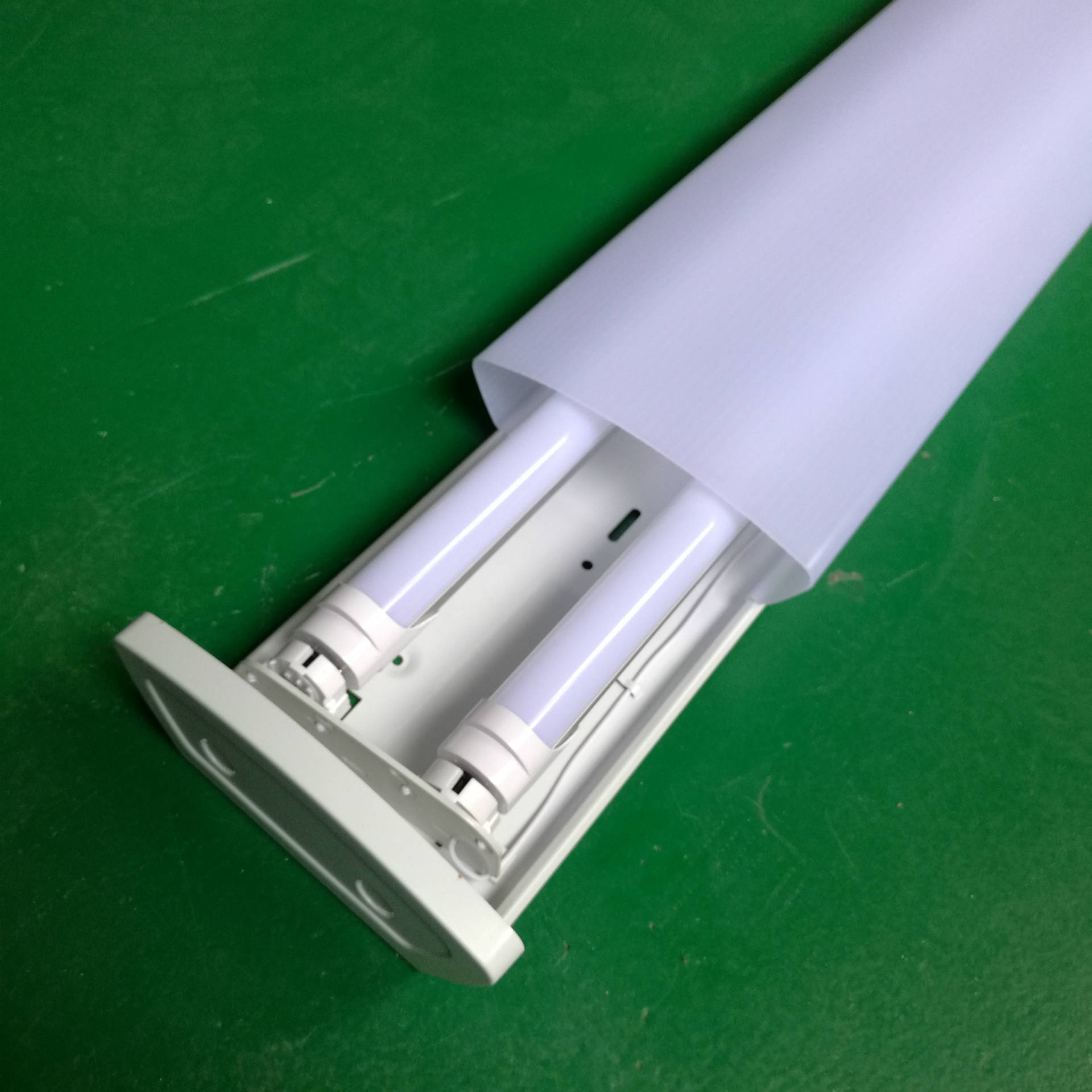 厂价低价销售t8led钻石花净化支架 单管棱晶支架 t8单管防尘支架