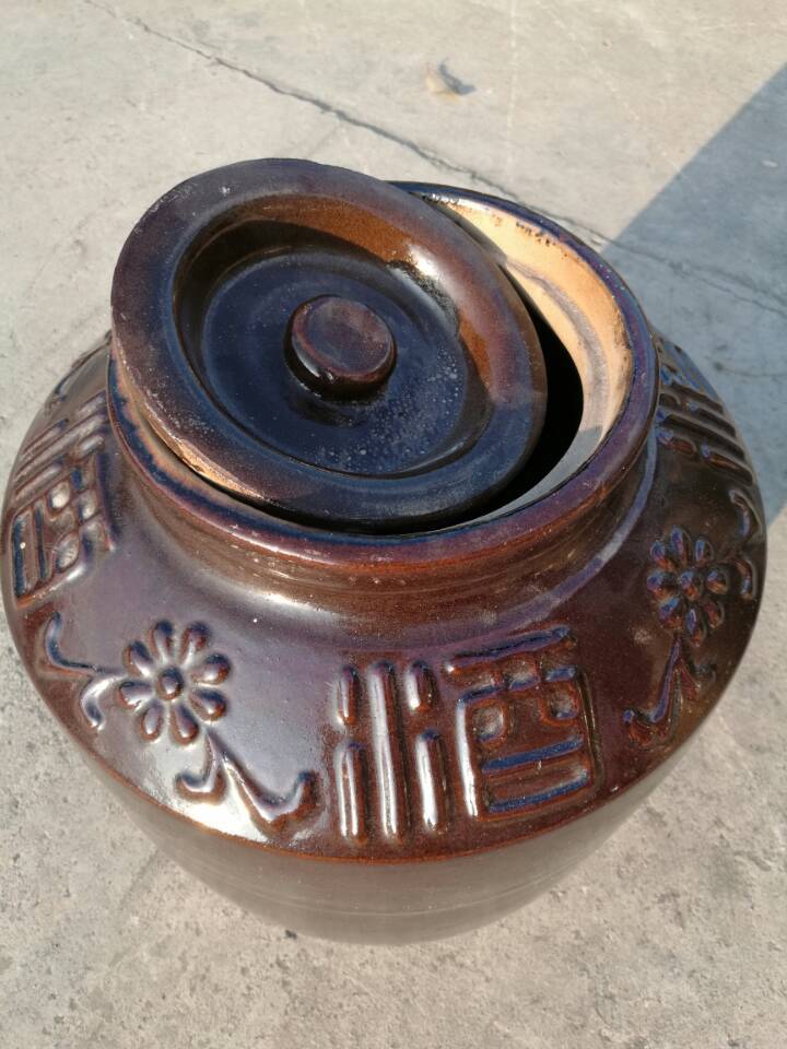 50斤酒坛子批发红釉泥酒坛子 酿酒缸小土酒罐大量出售