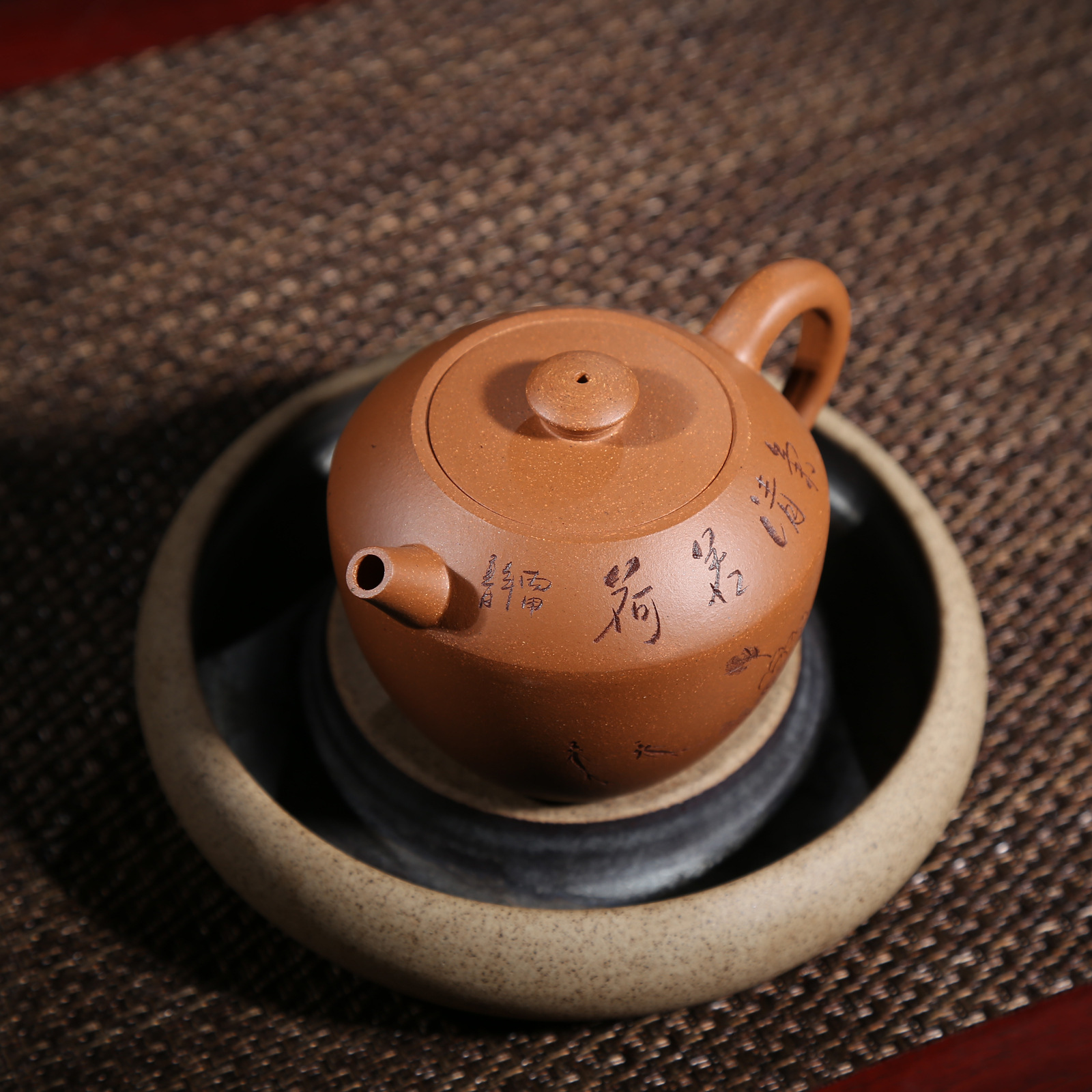 宜兴紫砂壶 原矿正品纯手工段泥刻画巨轮壶 茶具 一件代发 .