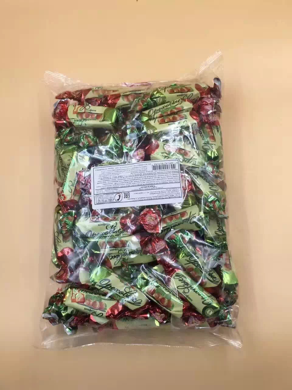 俄罗斯进口三颗榛子 糖 一袋二斤 巧克力糖里面带榛仁