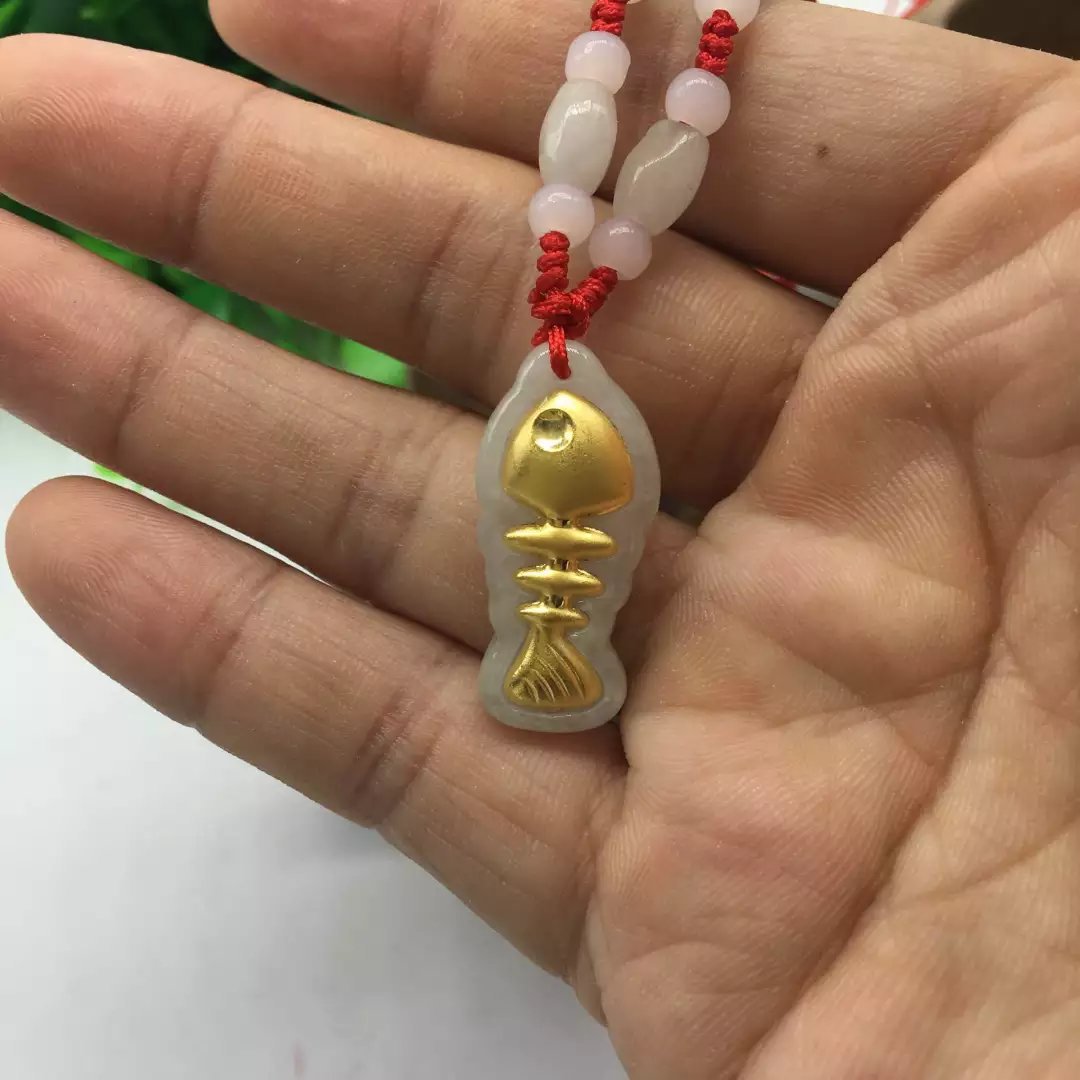 黄金鱼骨头项链坠金镶玉时尚女神吊坠黄金鱼骨头玉坠厂家直销