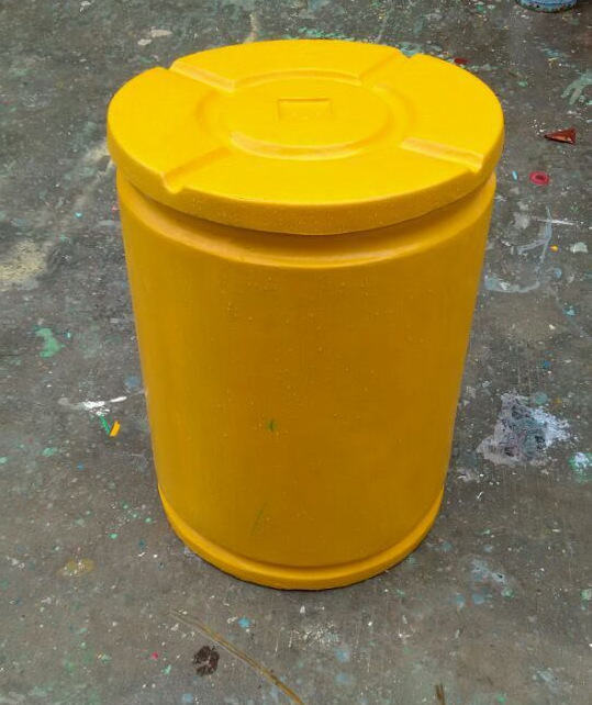 高速防撞桶反光安全墩玻璃钢防撞桶施工隔离栏