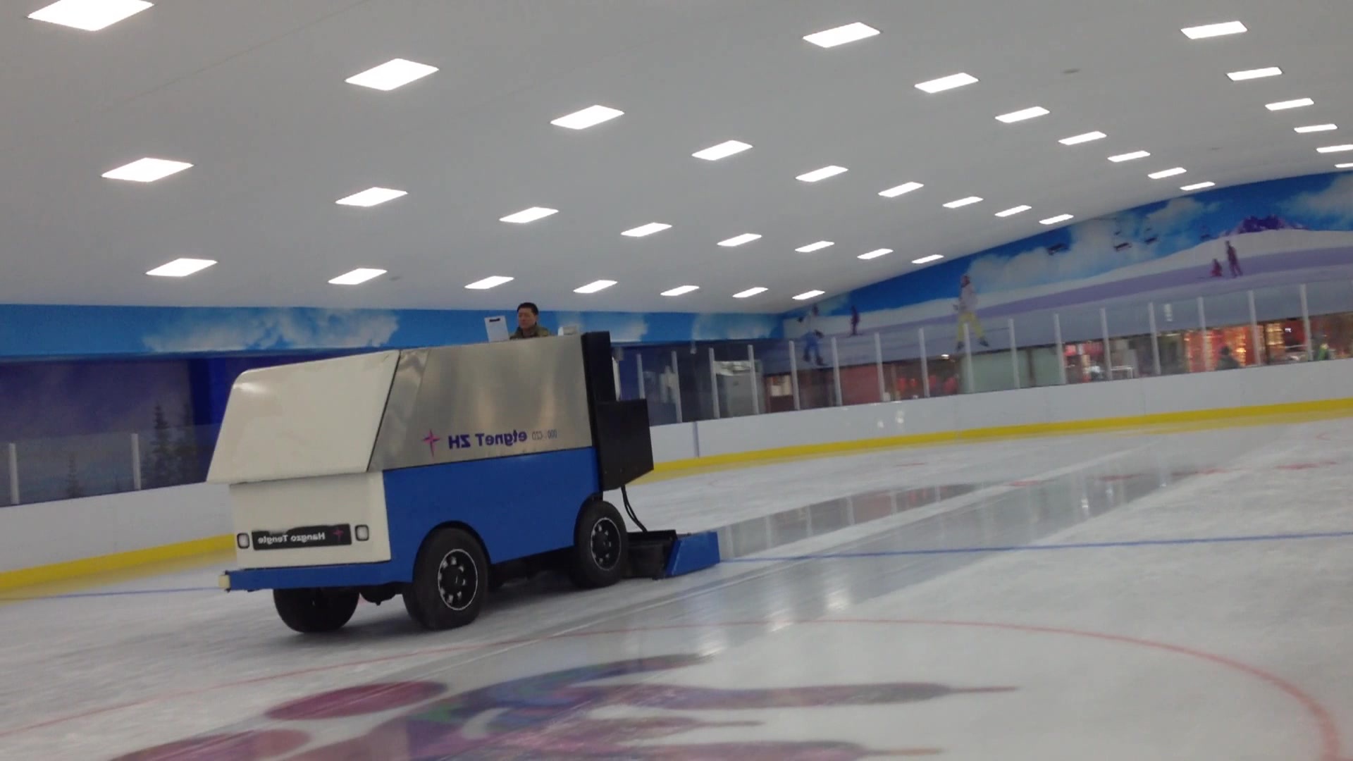 销售,专业生产电动浇冰车.型号dzc-2000欢迎新老客户来电洽谈