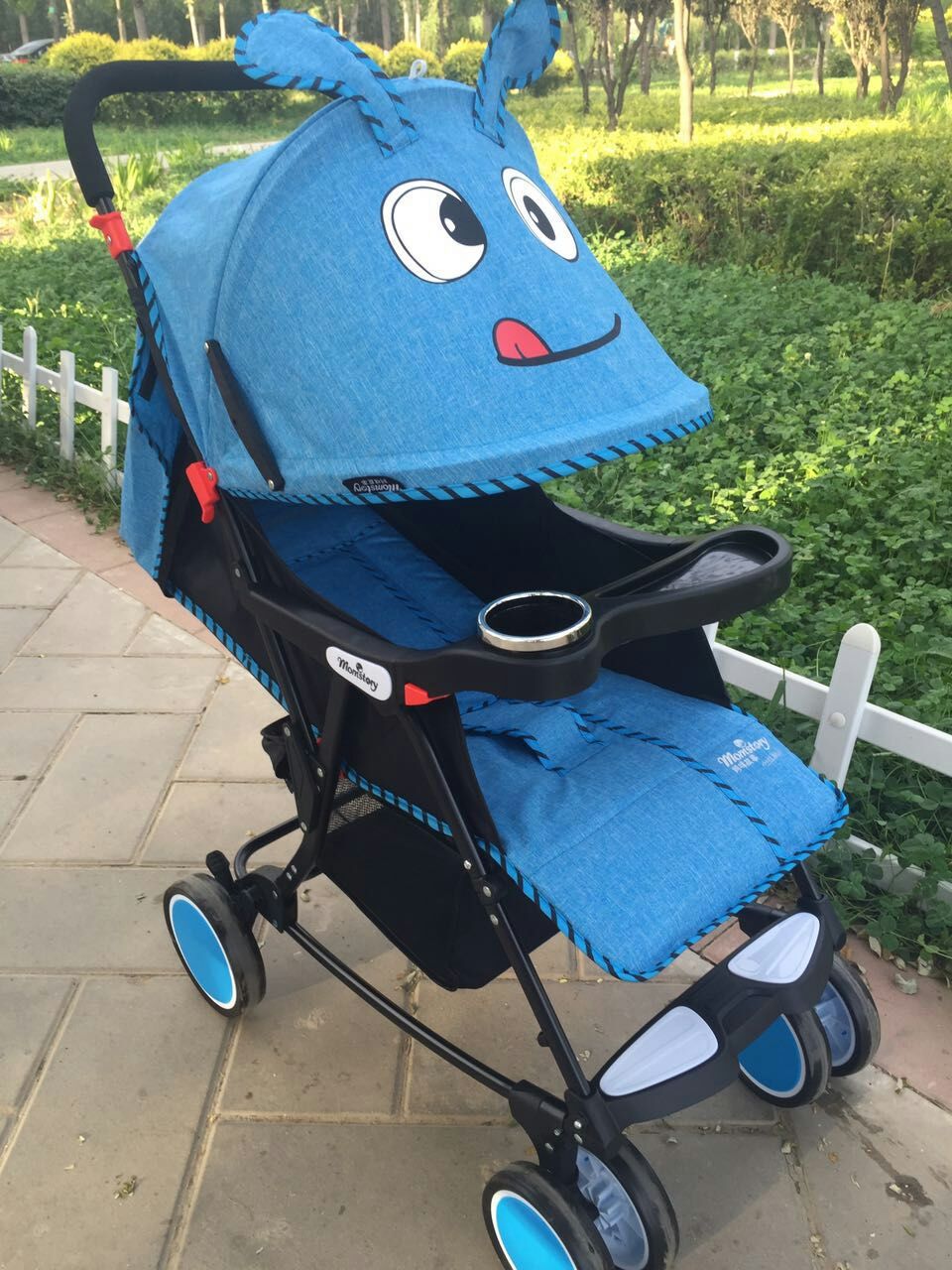 新款婴儿手推车摇摇车三合一可躺摇篮车轻便可折叠伞车