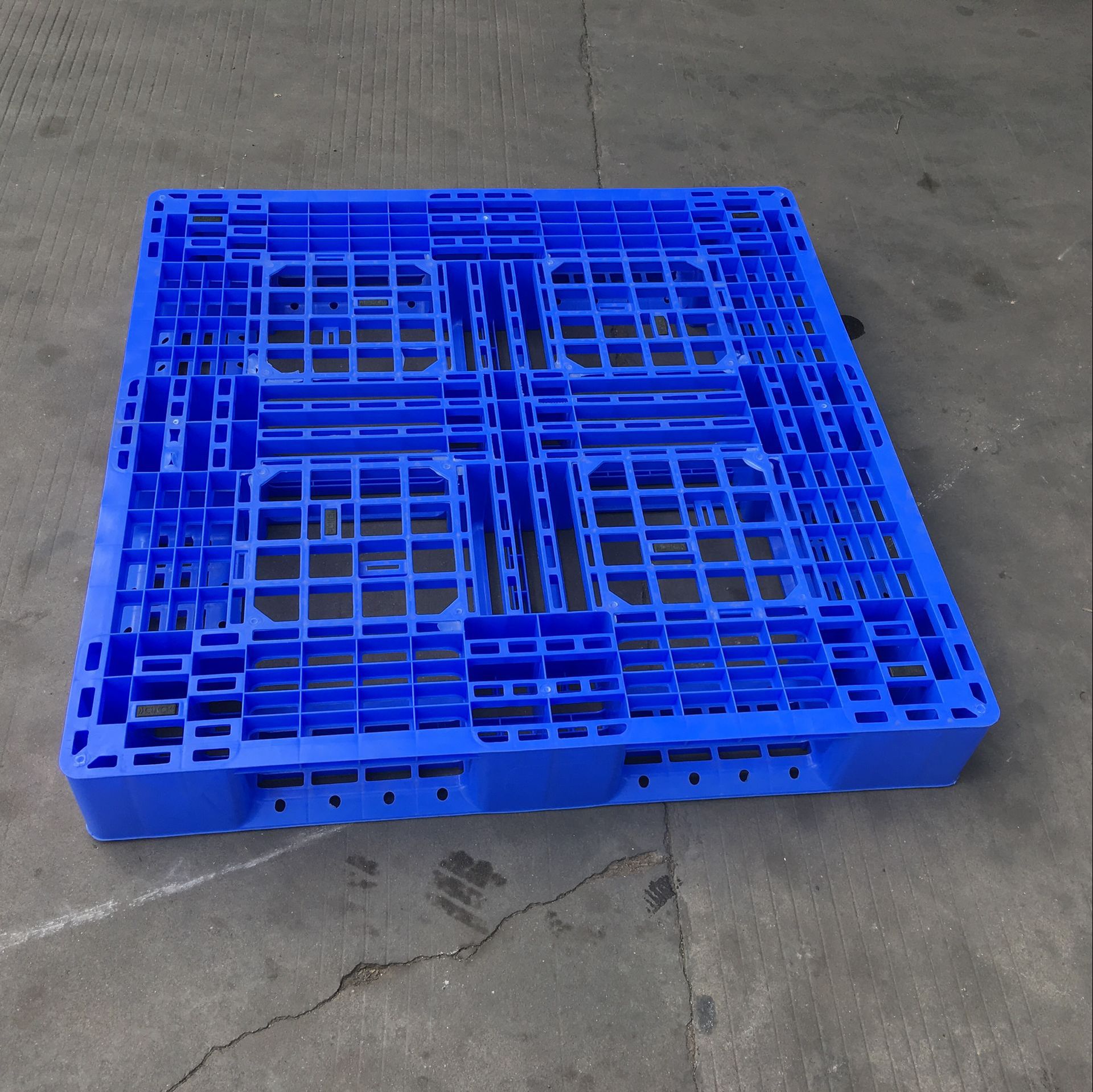 广西柳州多用途塑料卡板超市周转红色塑料托盘网格九脚