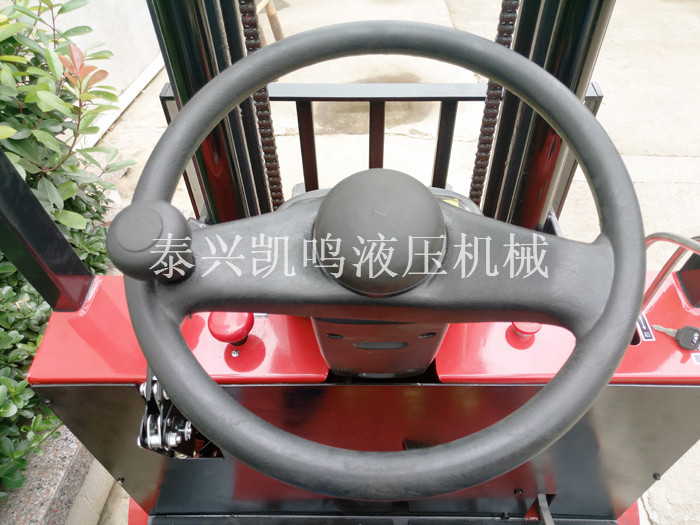 座驾式电动叉车 电动四轮平衡装卸车 全电动堆高车铲车