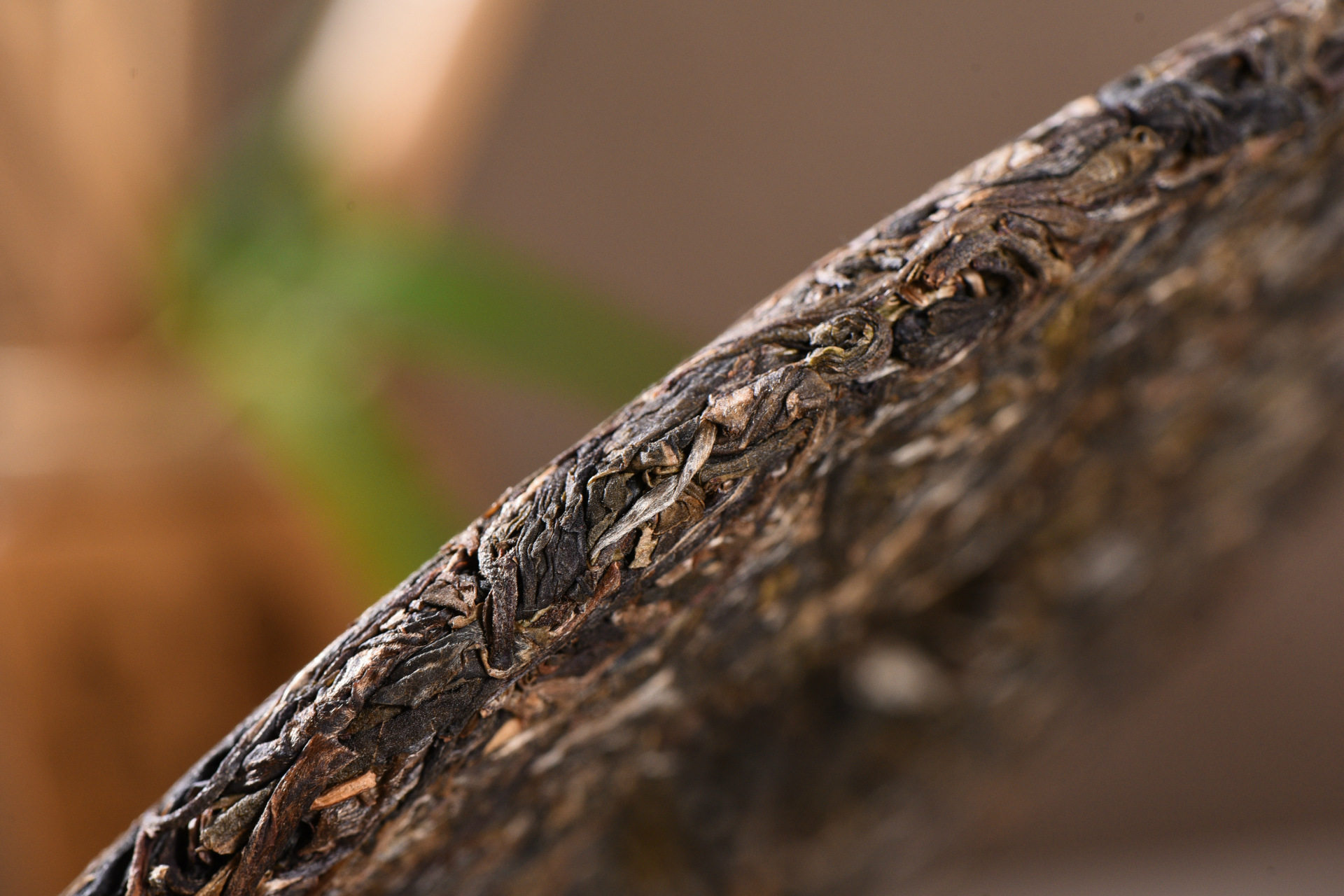 云南临沧班必茶叶昔归普洱茶生茶357g2015年买七饼送一饼包邮