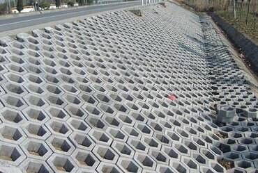 透水植草砖护坡砖 连锁植草混凝土混凝土护坡砖 河道生态护坡砌块