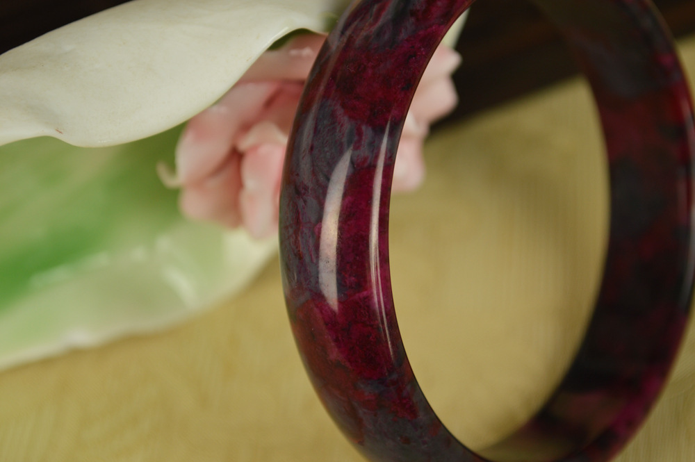 天然青海桃花玉手镯 幸运桃花石镯子 鸡血梅花玉镯 蔷薇辉石玉镯