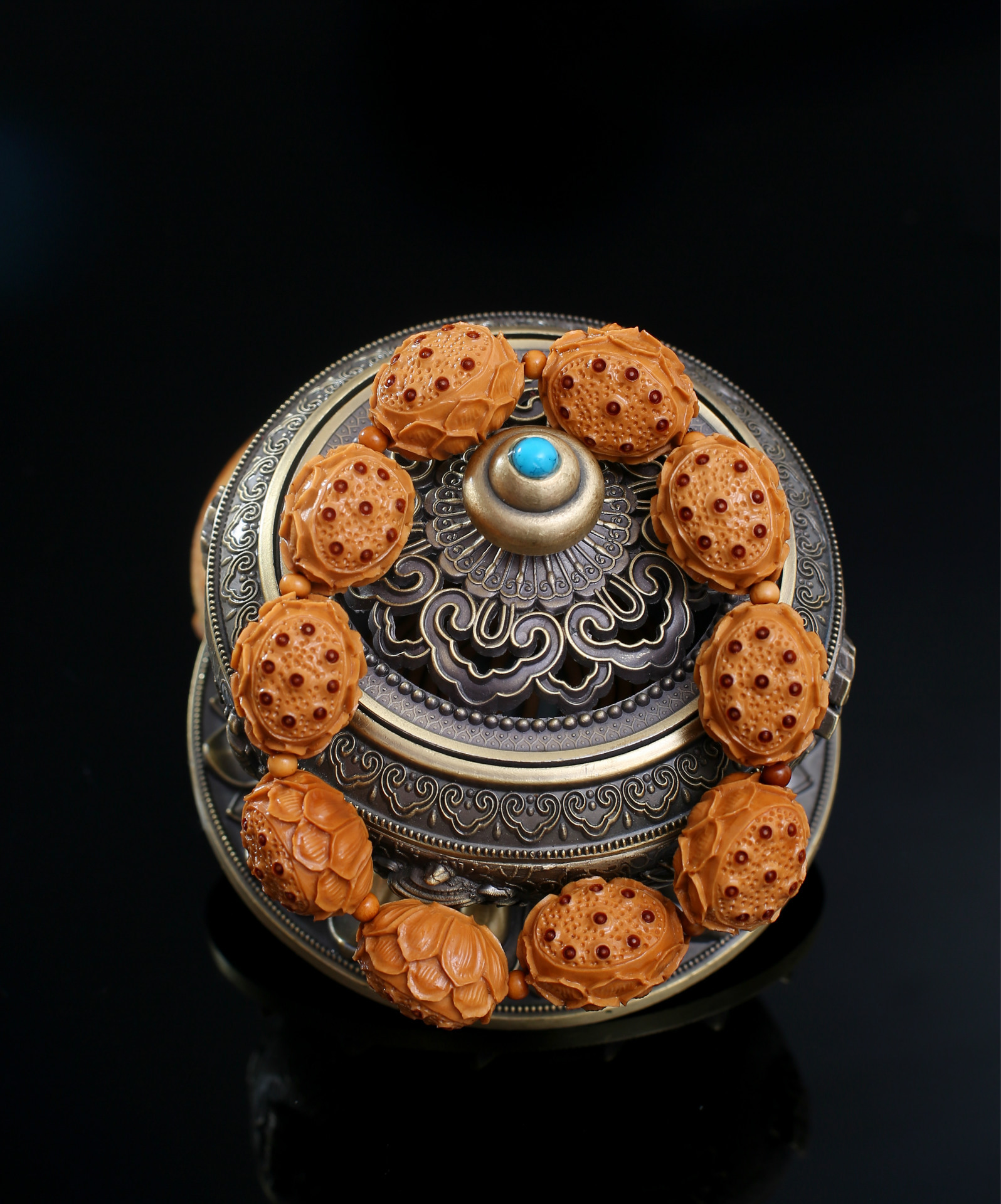 手工九转莲花核雕橄榄核 莲花橄榄胡橄榄核雕手串 精美文玩手链