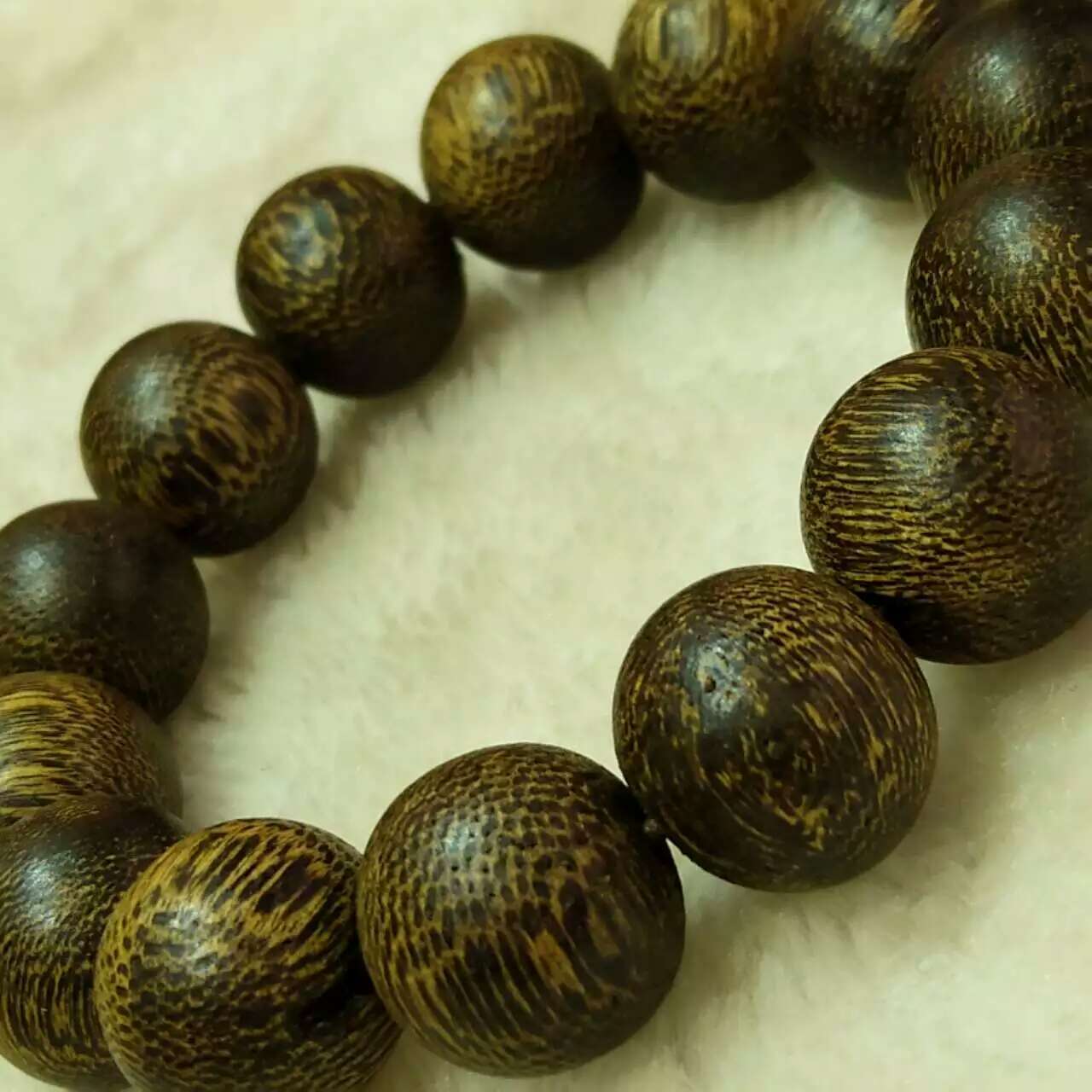 厂家直销 原生高油高密越南金丝沉香手串 药香奶香手链女男士手珠