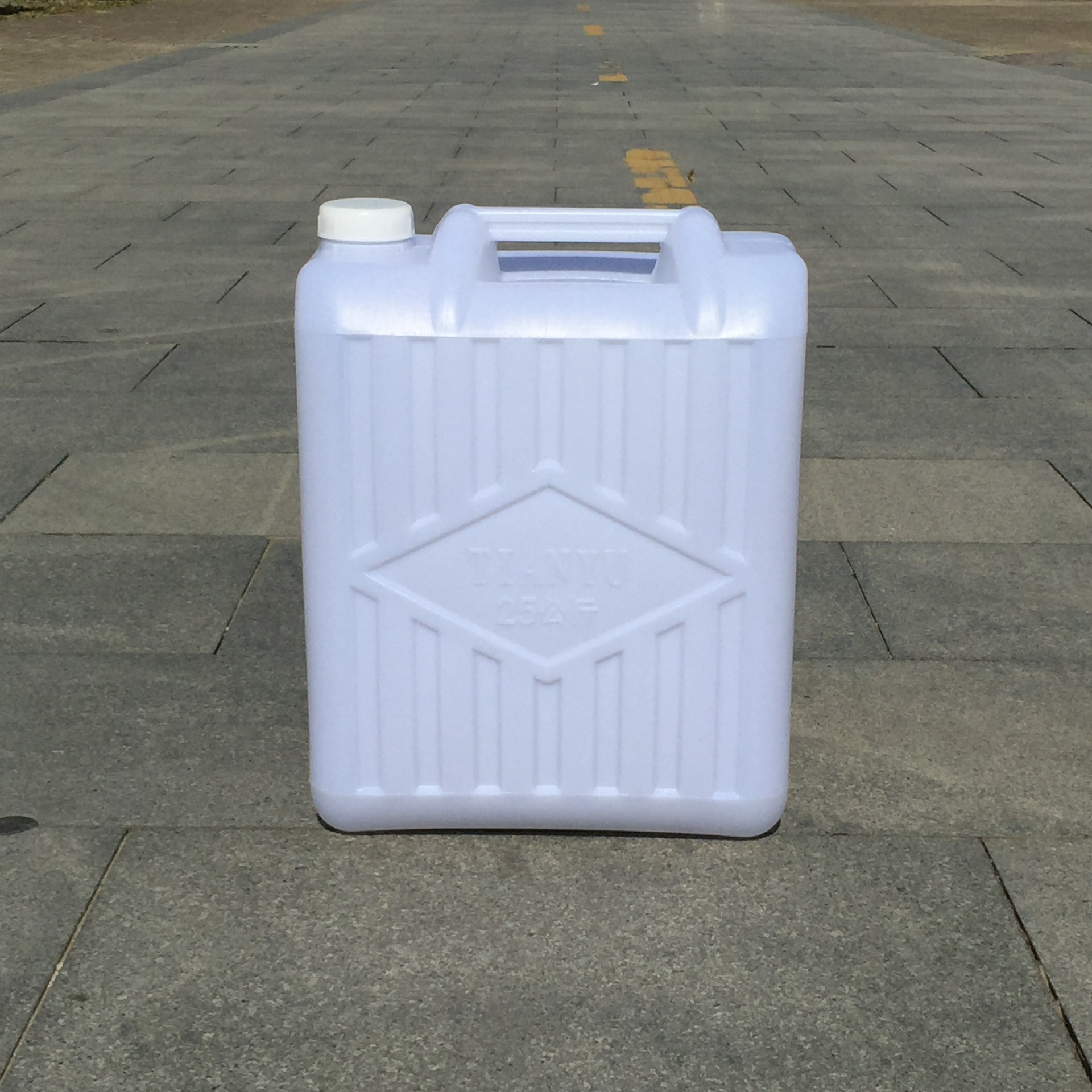 厂家批发 25l单口 白色pe塑料油壶