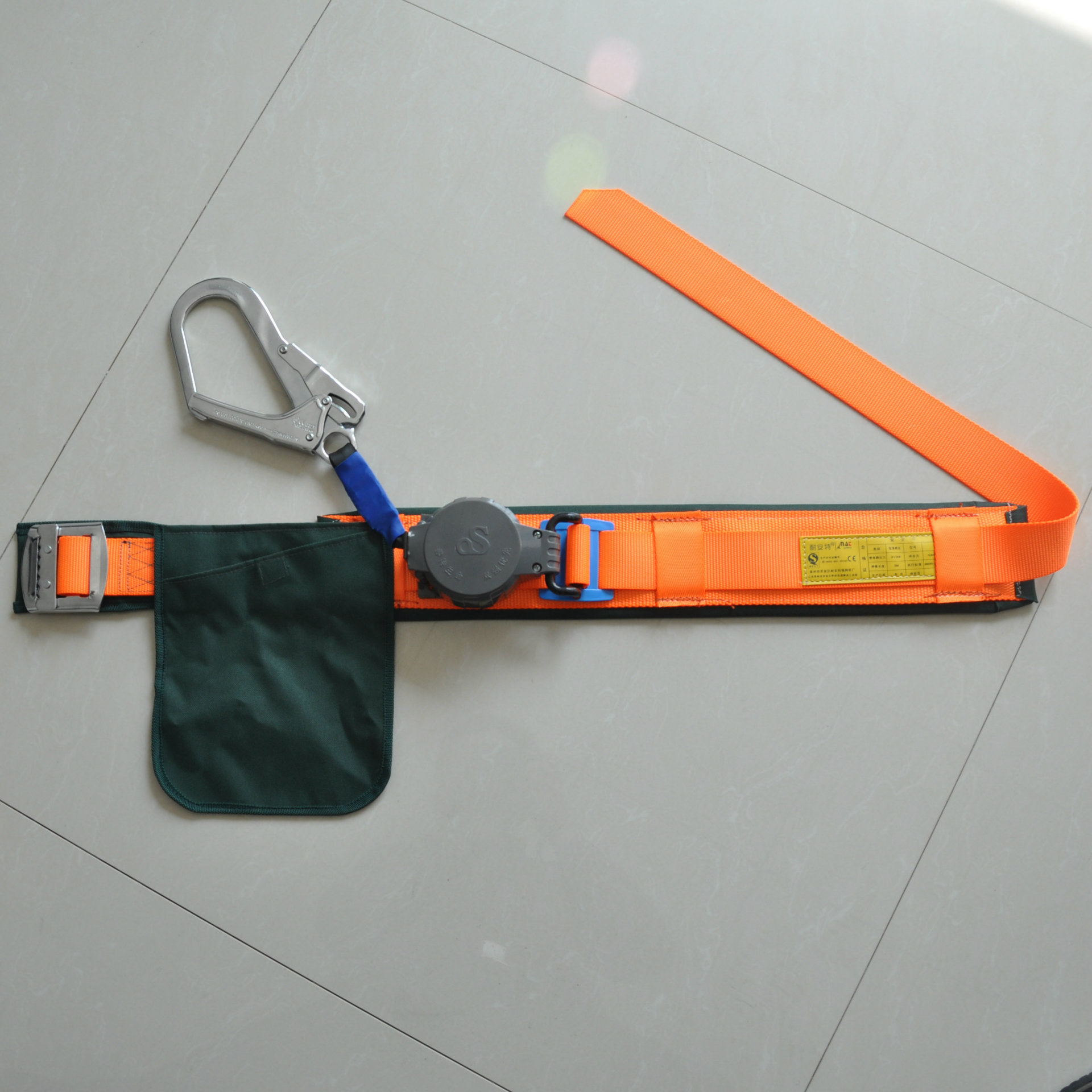 安全带高空作业伸缩速差式安全带坠落防护卷缩式安全绳电工批发