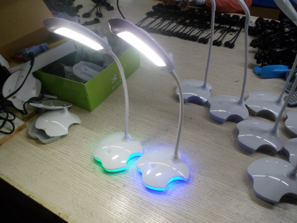 led新款苹果台灯 学生读书灯 办公室家庭用台灯3档 底座带夜光灯