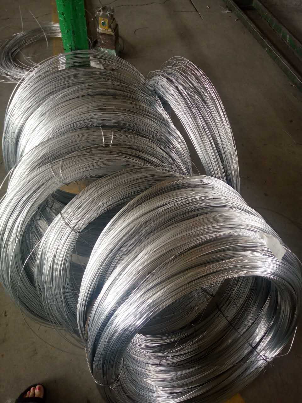 直销 镀锌钢丝现货 葡萄架镀锌钢丝 不生锈钢丝