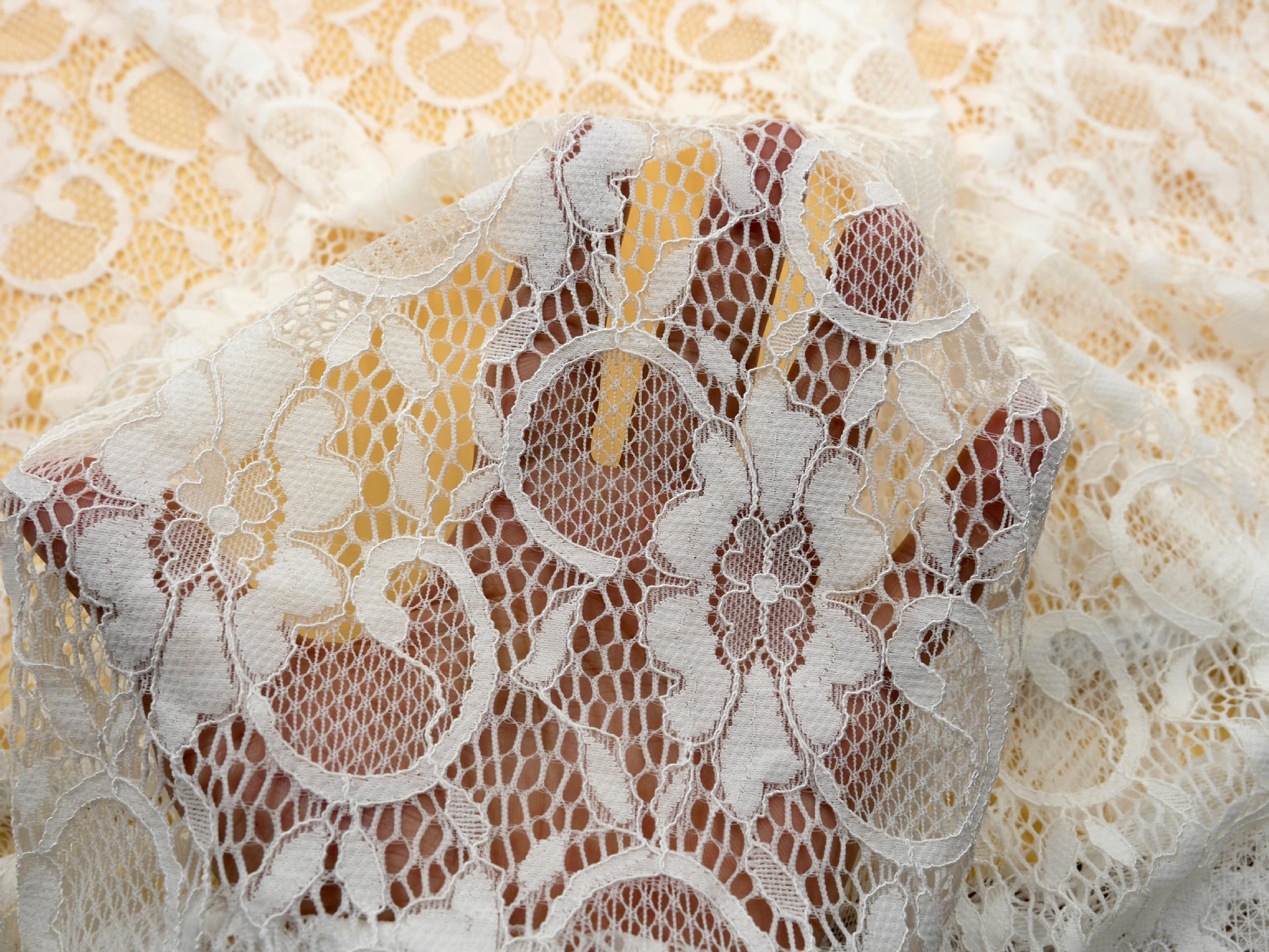 锦氨弹力蕾丝面料批发 高档女装服装水溶花边布料 爆款现货