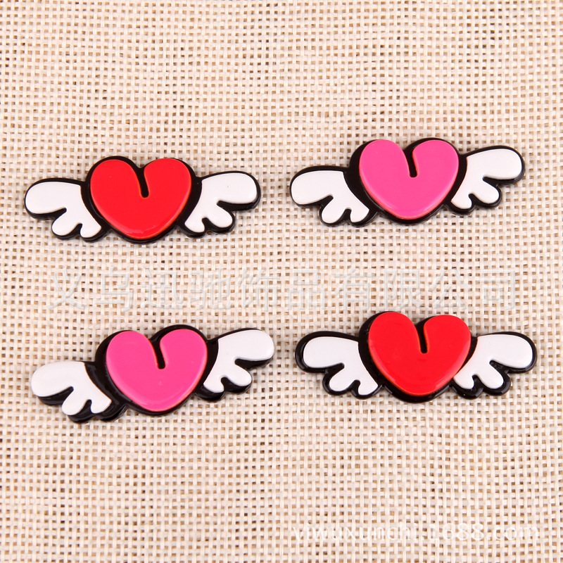 桃心爱心翅膀 diy树脂冰箱贴 胸章材料配件 手机贴不带别针