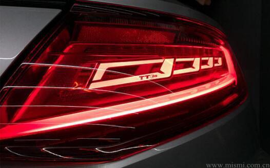 到2016年,量产车搭载激光大灯的也只有在奥迪r8后跟进的宝马7系和