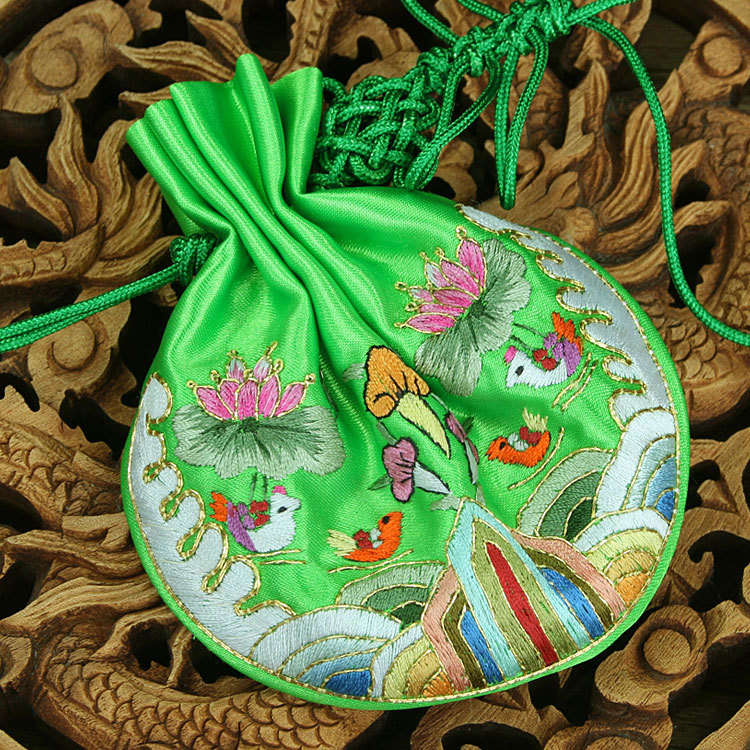 手工香囊荷包 空胎毛 苏绣精品刺绣 中国结首饰袋sb608