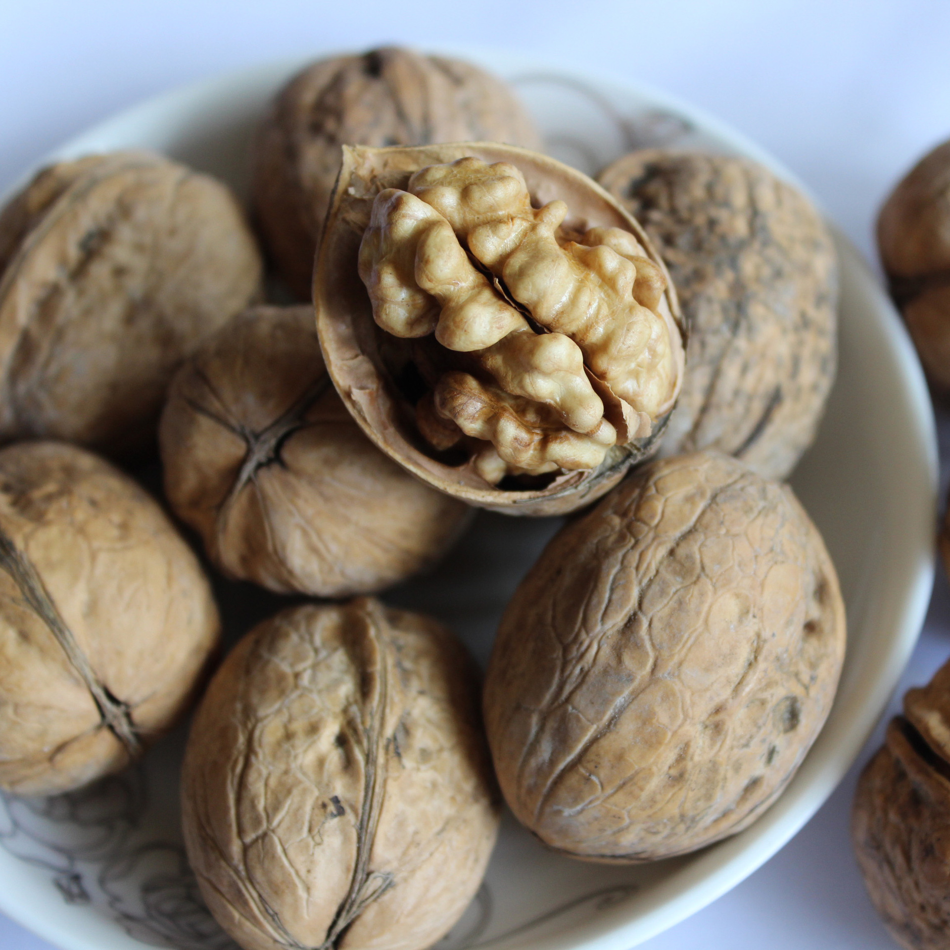 新疆阿克苏一级185纸皮核桃无水洗无漂白自然晒干孕妇级生核桃