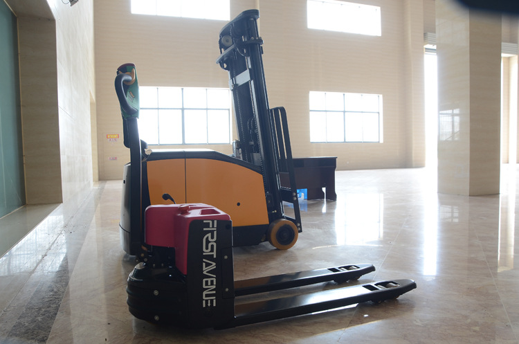 cbd15托盘搬运车 电动仓储车 dc 0.65小愚公系列