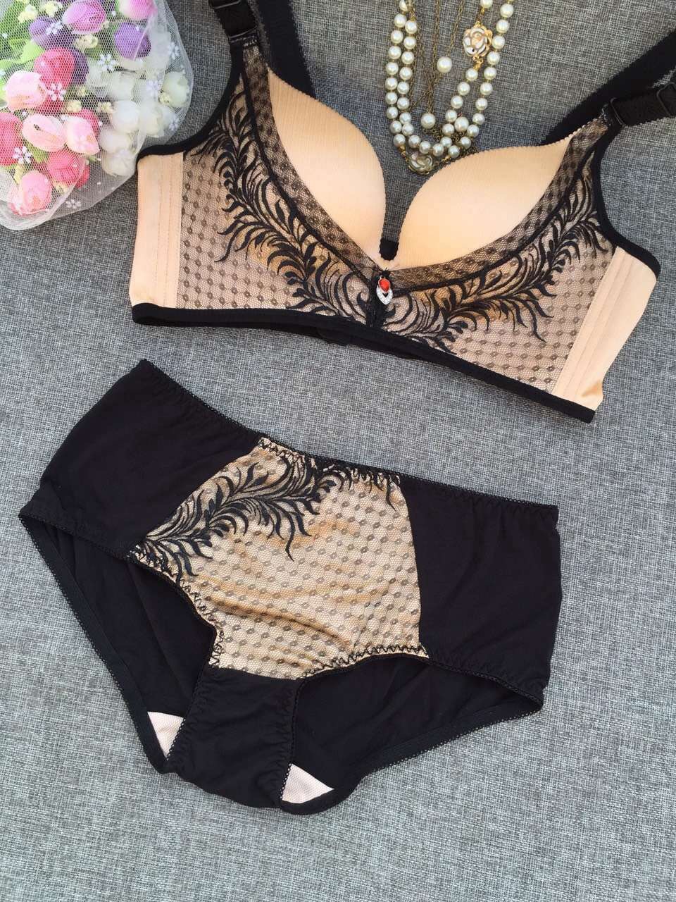 厂家直供无痕无钢圈内衣套装,微商爆款39