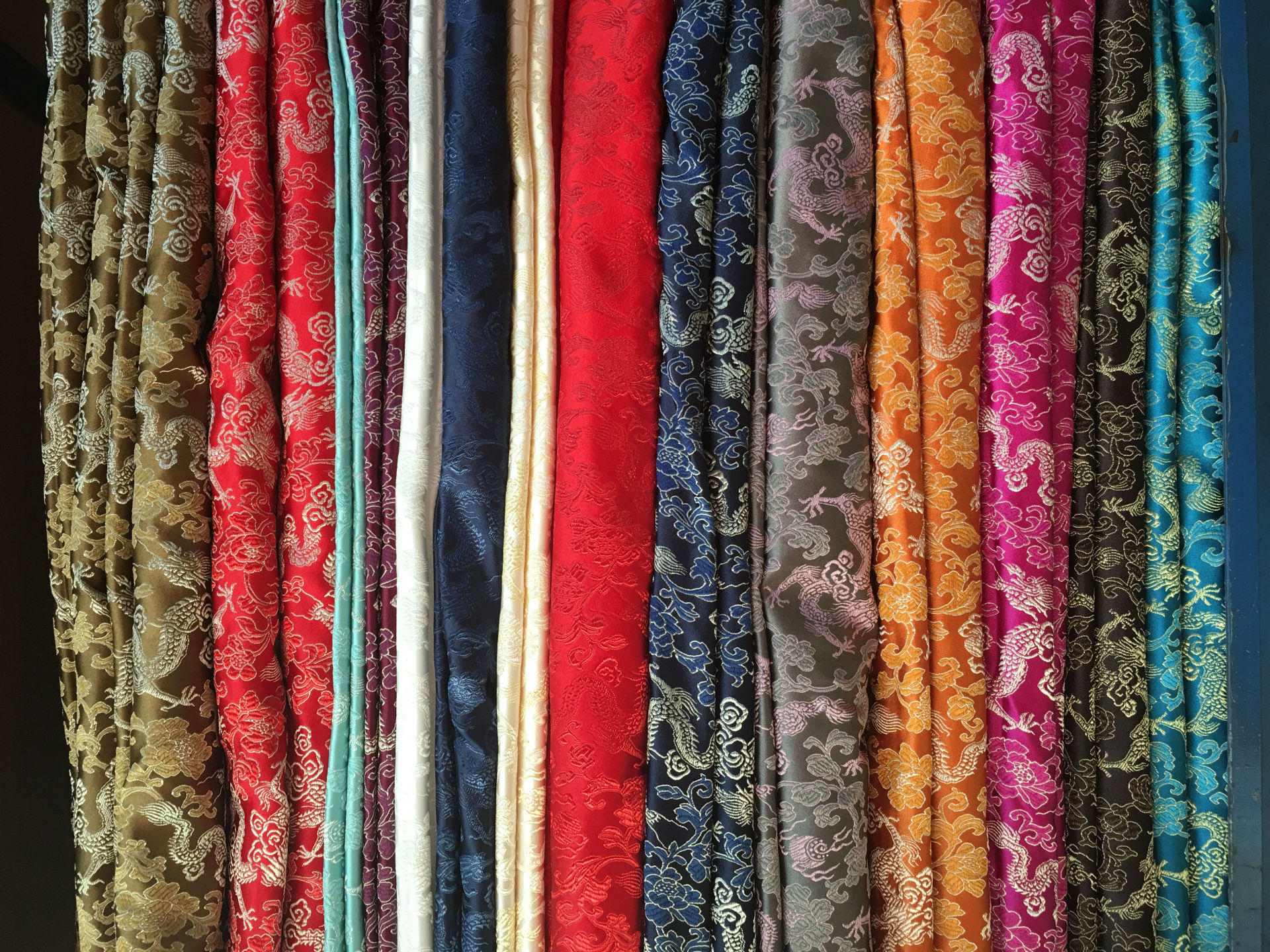 布料 仿古唐装丝绸旗袍服装面料热销 厂家家纺用布锦缎面料批发