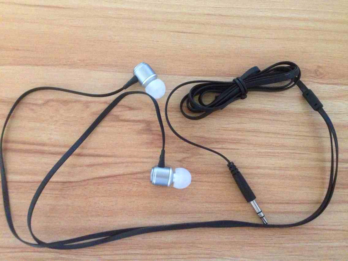 新款耳机 普通黑色耳机 重低音耳机 智能通用耳机 运动耳机 耳机