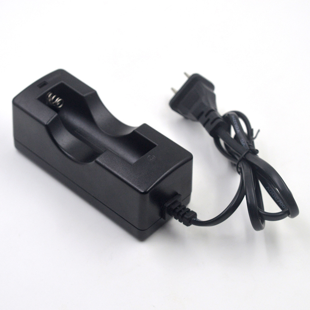 18650锂电池充电器强光手电筒专用18650电池线充充电器批发