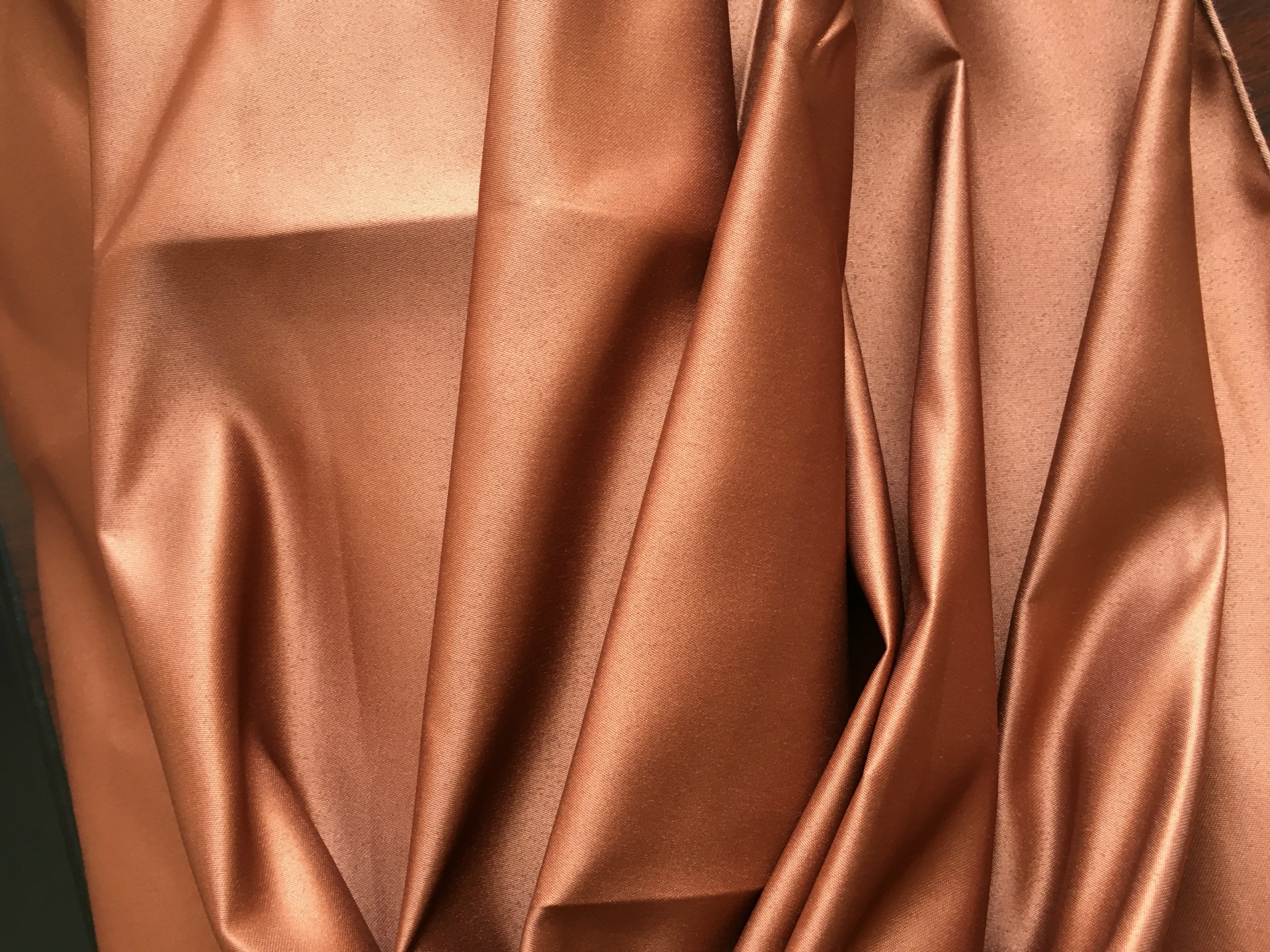 厂家直销缎面桃皮绒 磨毛印花**面料 沙滩裤睡衣浴服