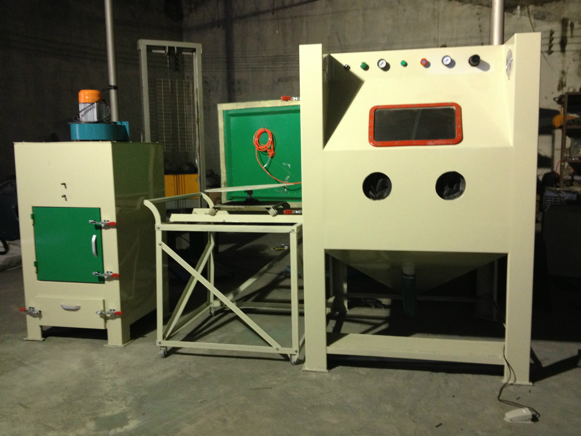 氧化电镀厂表面清理专用喷砂机 模具专用喷砂机