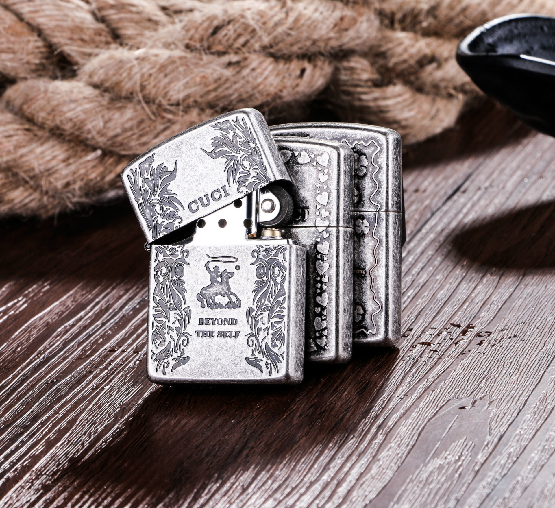 厂家直销cuci酷骑古银雕边蚀刻创意l个性煤油防风打火机批发