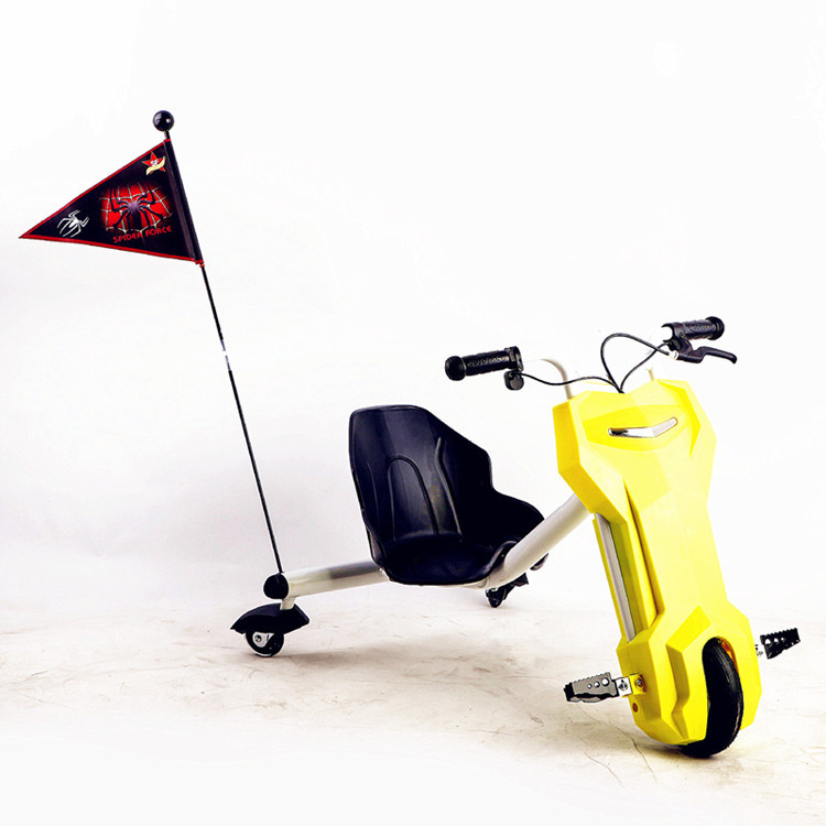 锂电池迷你三轮电动漂移车电动扭扭车 360度旋转 儿童玩具车