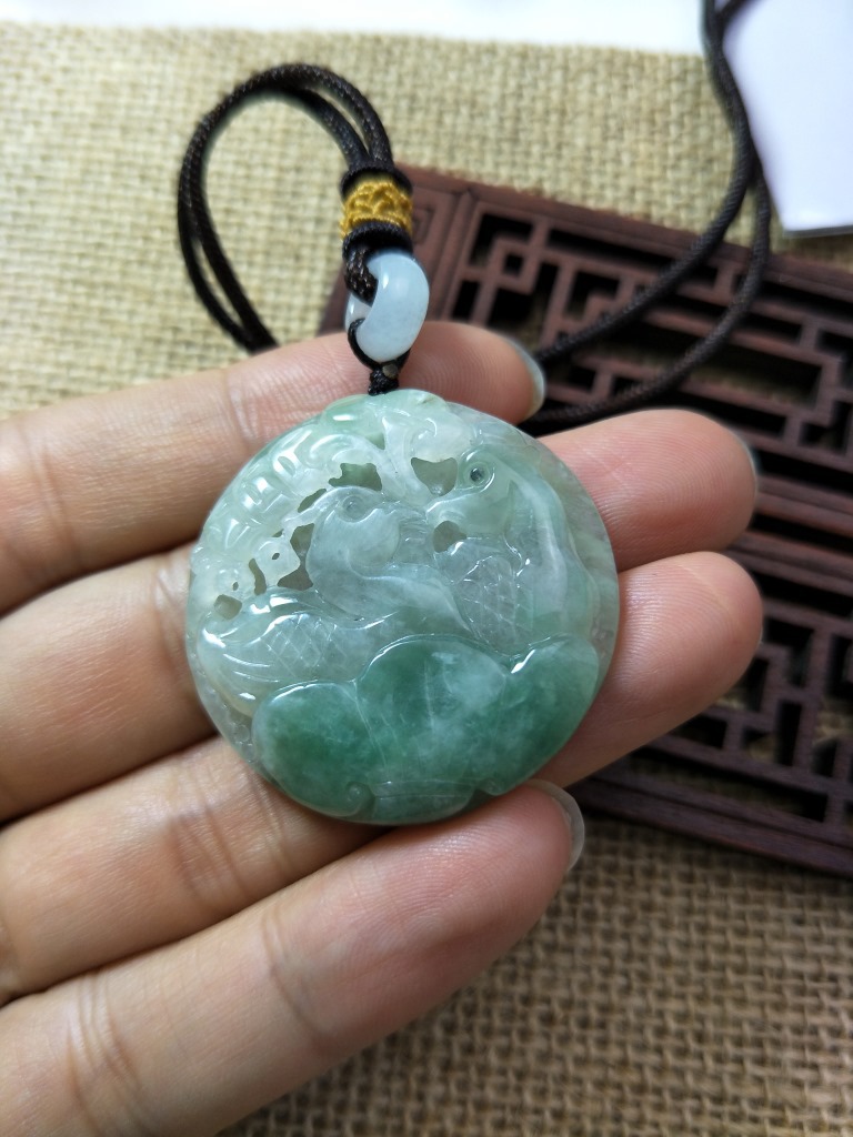 缅甸翡翠冰糯豆绿玉如意吊坠天然正品a货阳绿飘花挂件男女款玉.