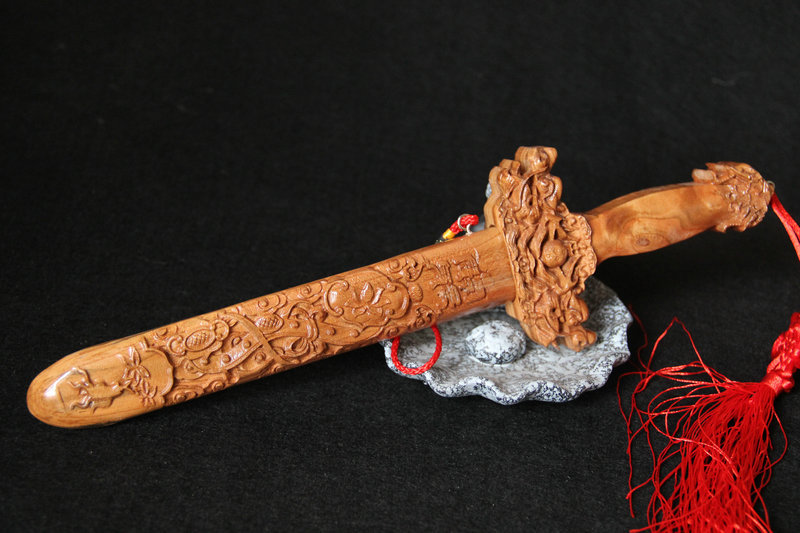肥城镇宅桃木剑辟邪32cm浮雕剑龙凤桃木剑摆件精雕桃木剑批发