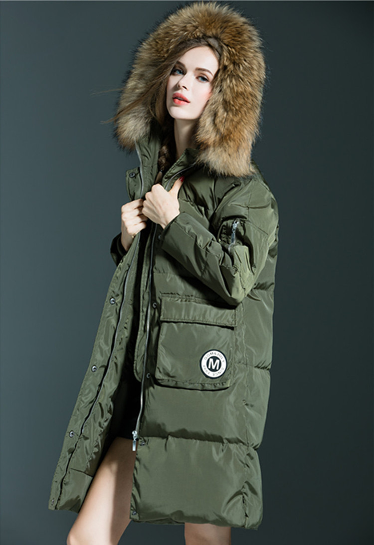 大码女装中长款大毛领刺绣字母口袋过膝外套m标加厚羽绒服女宽松