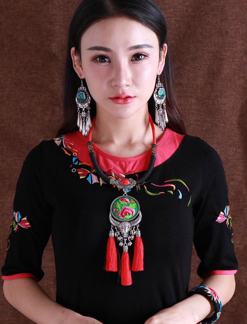 兰蝶云南民族风复古刺绣流苏项链花卉长款百搭挂件项圈饰品女项链