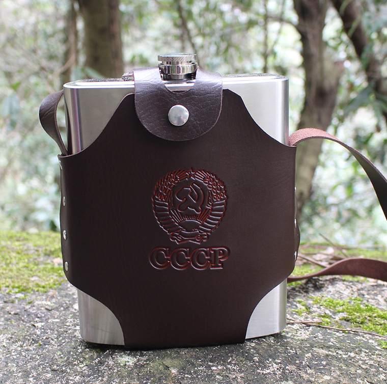 不锈钢酒壶俄罗斯特大酒壶48盎司约2.3斤带皮套扁酒瓶户外酒具