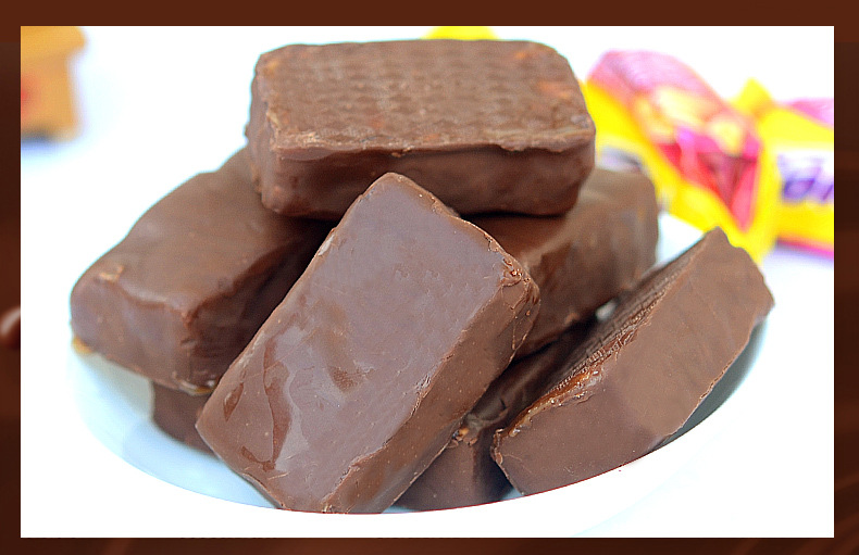 俄罗斯进口糖果 kdv加光花生夹心巧克力糖果食品批发1kg*5袋/箱