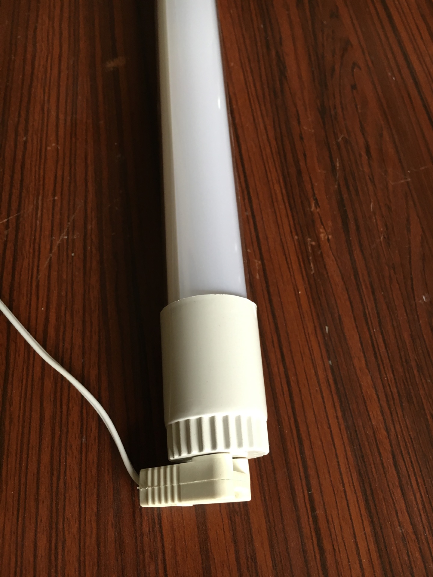 厂家直销 ledt8日光灯 新品 led