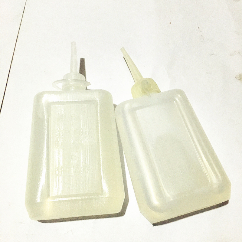 大瓶衣车油 缝纫机油 针车油 白油 多用润滑油 家庭必备 两元热卖